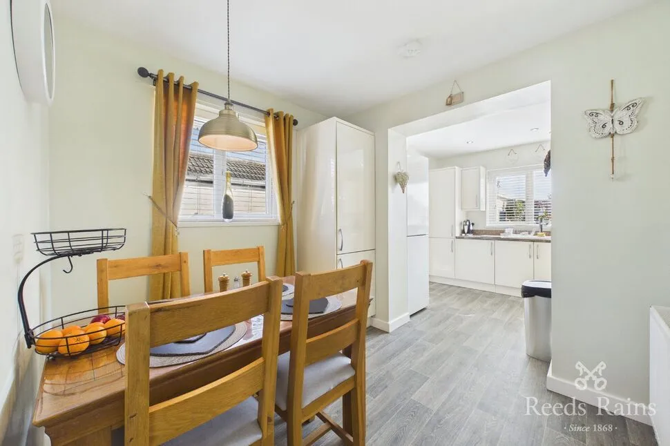 Hall Park Avenue, Crofton, West Yorkshire, WF4, photo 4