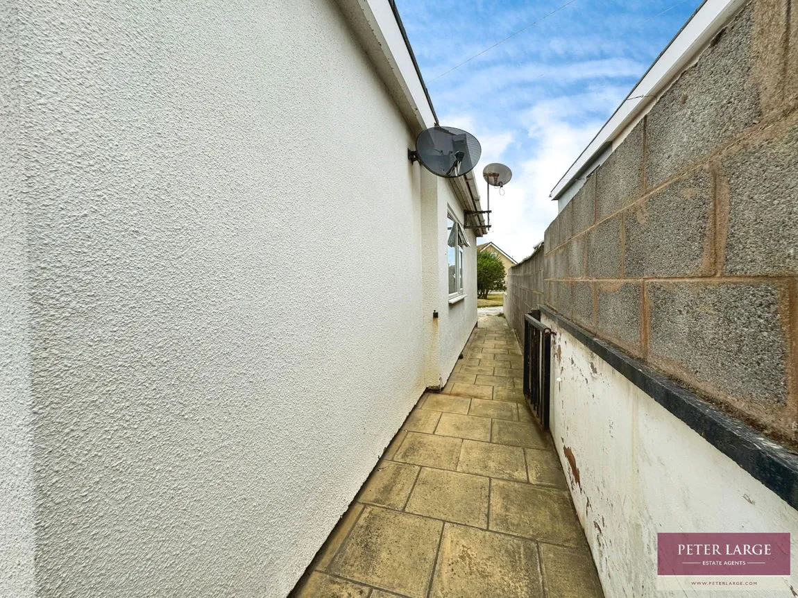 Clwyd Gardens, Kinmel Bay, Conwy, LL18 5NB, photo 16