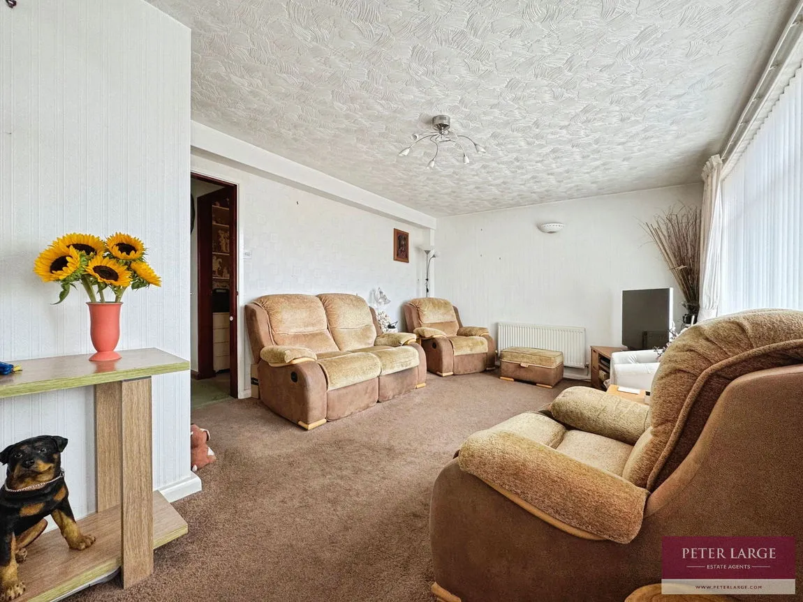 Clwyd Gardens, Kinmel Bay, Conwy, LL18 5NB, photo 2