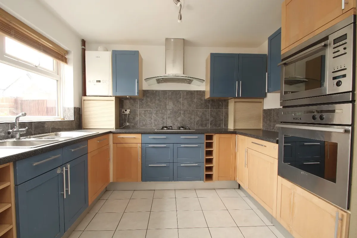 Sussex Gardens, Westgate-on-Sea, Kent, CT8 8AG, photo 2