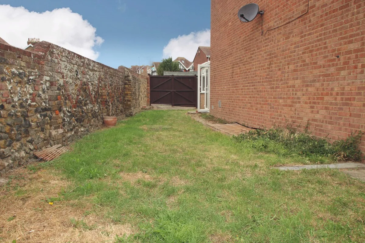 Sussex Gardens, Westgate-on-Sea, Kent, CT8 8AG, photo 5
