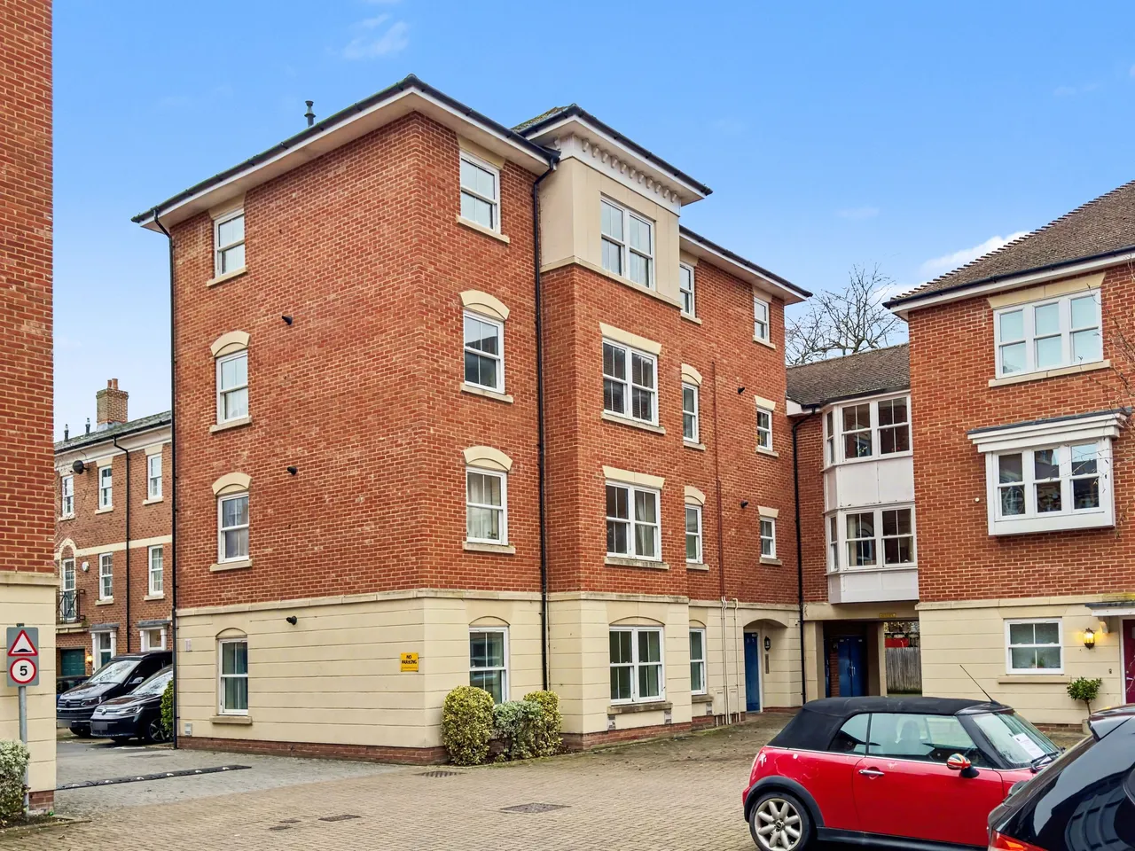 2 bed flat to rent, St. Gabriel's, Wantage, OX12