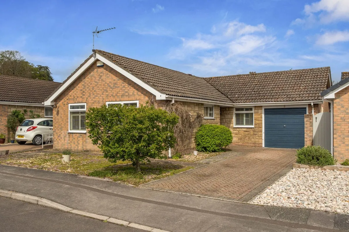 3 bed house for sale, Spinners Close, Ferndown, BH22