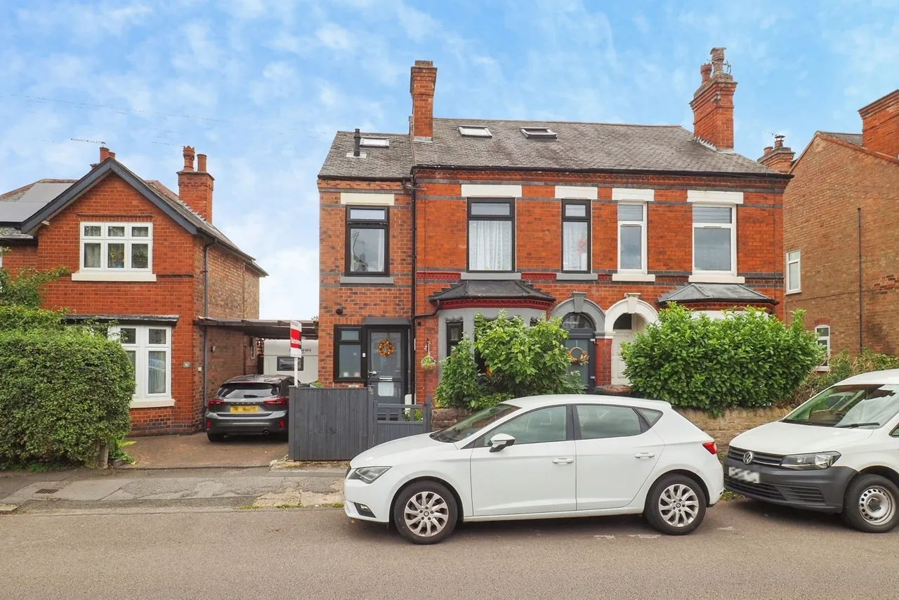5 bed house for sale, Marlborough Road, Beeston, NG9