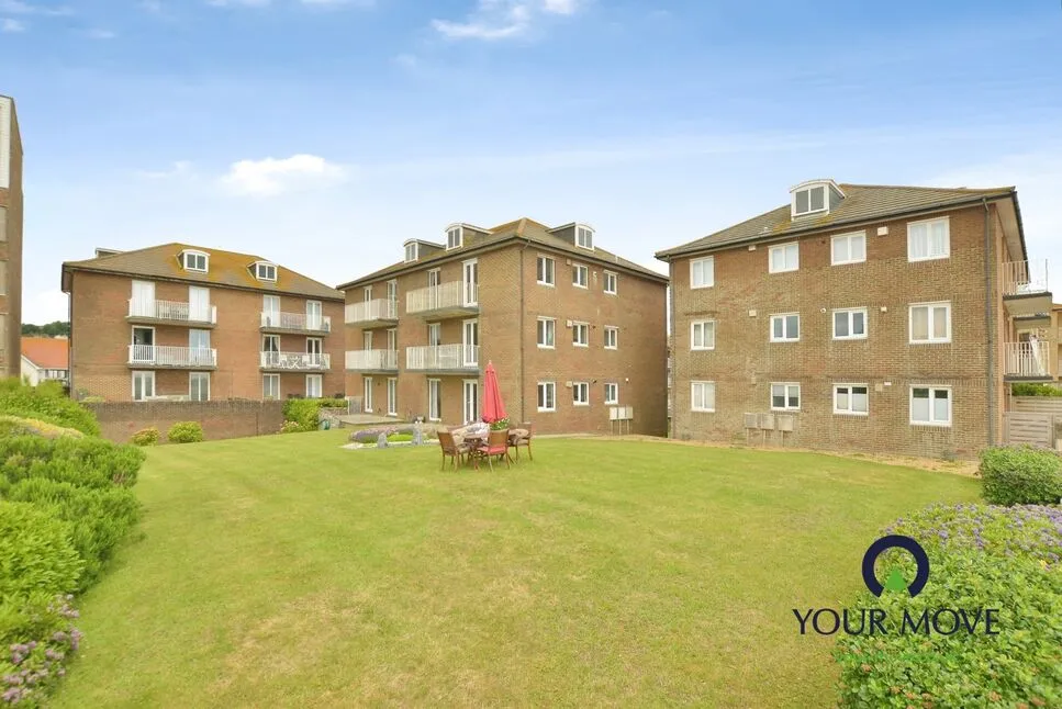 2 bed flat for sale — South Road, Kent, CT21