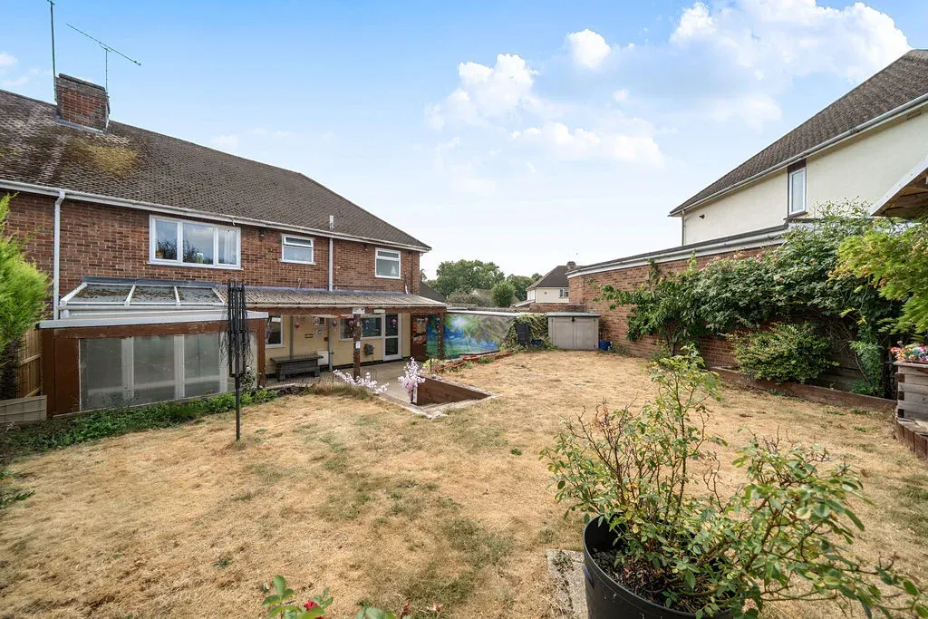 Pinewood Drive, Bletchley, Milton Keynes, Buckinghamshire, MK2 2HT, photo 15