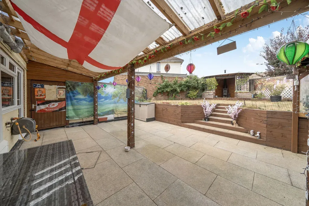 Pinewood Drive, Bletchley, Milton Keynes, Buckinghamshire, MK2 2HT, photo 17