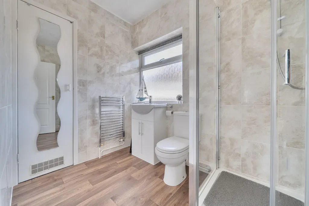 Pinewood Drive, Bletchley, Milton Keynes, Buckinghamshire, MK2 2HT, photo 8