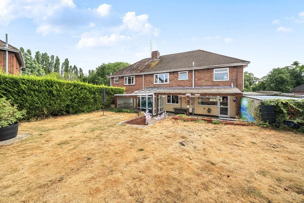 Pinewood Drive, Bletchley, Milton Keynes, Buckinghamshire, MK2 2HT, photo 13
