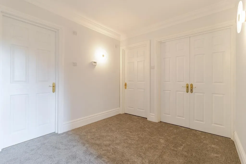 Lynn Court, Caterham, photo 23