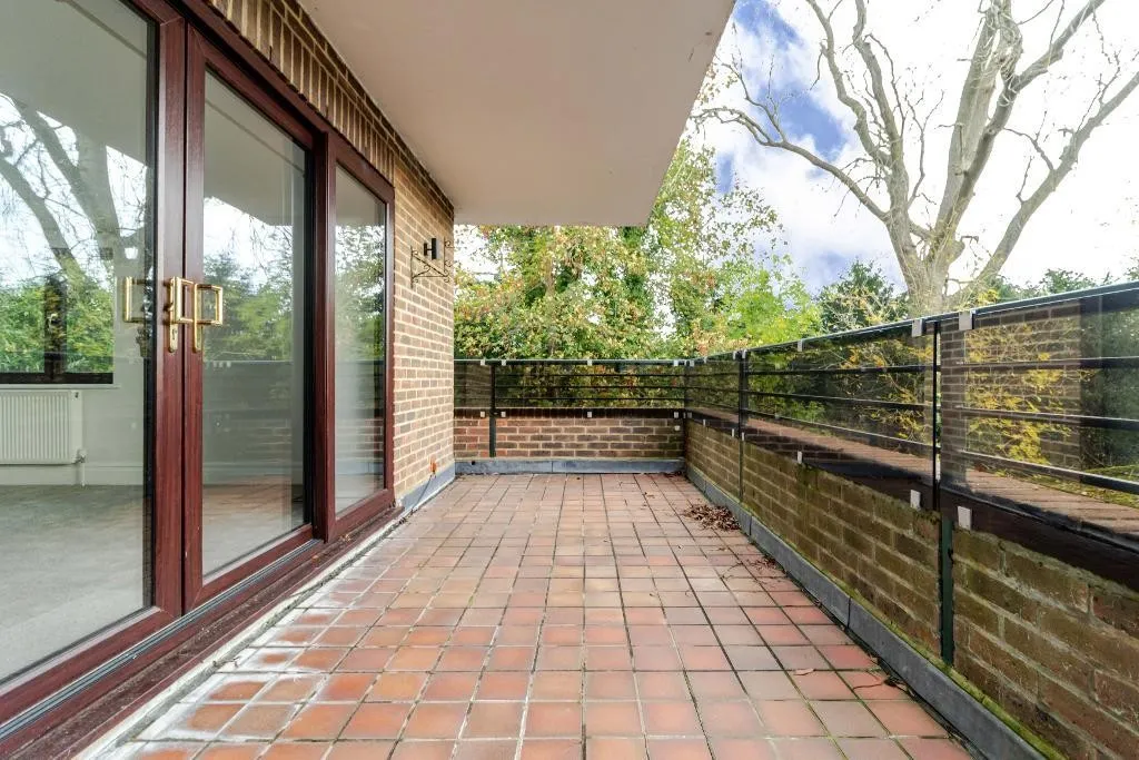 Lynn Court, Caterham, photo 28