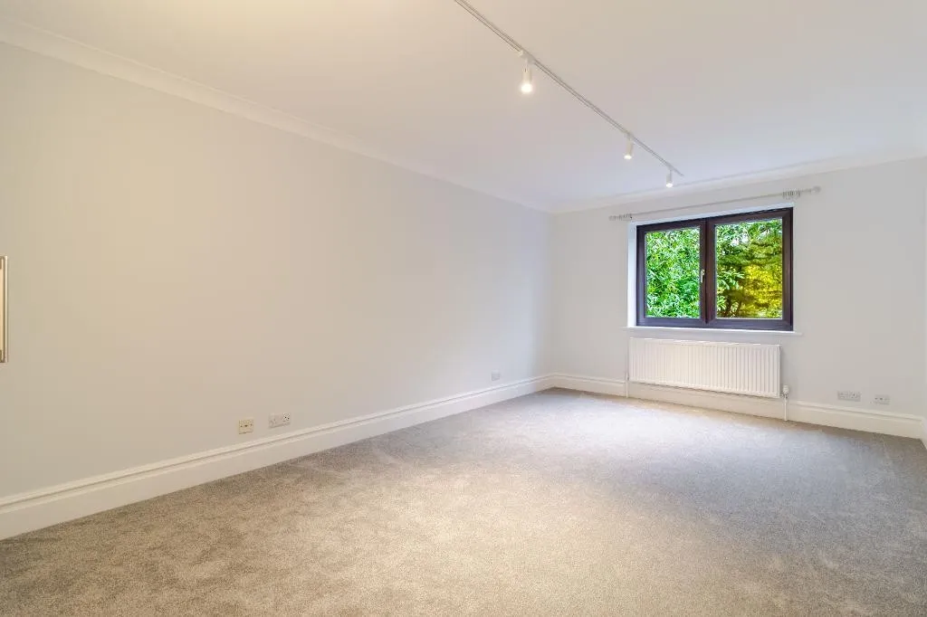 Lynn Court, Caterham, photo 18