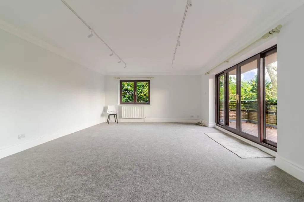 Lynn Court, Caterham, photo 13