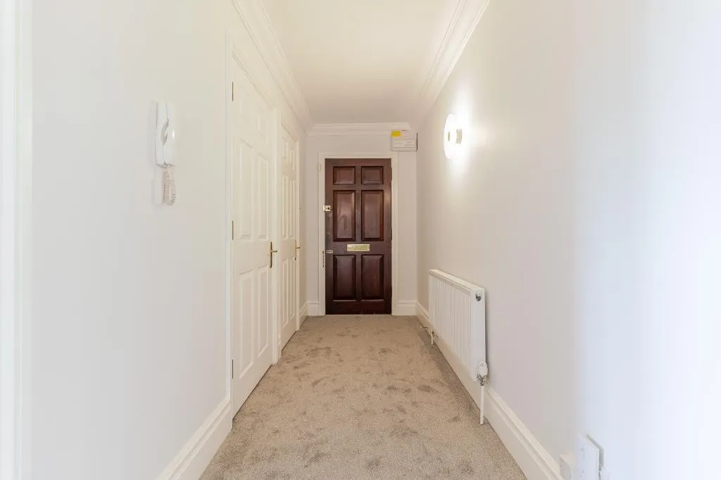 Lynn Court, Caterham, photo 21