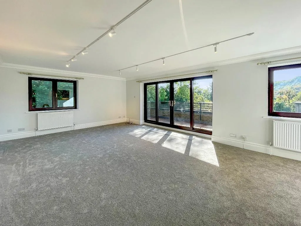 Lynn Court, Caterham, photo 9