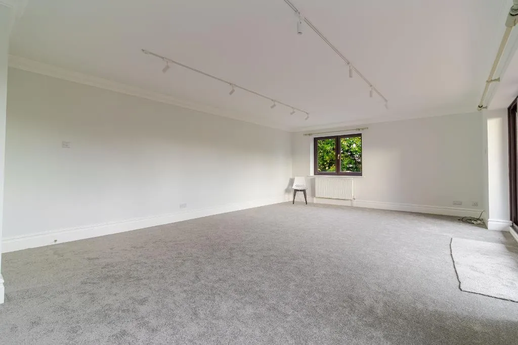 Lynn Court, Caterham, photo 14