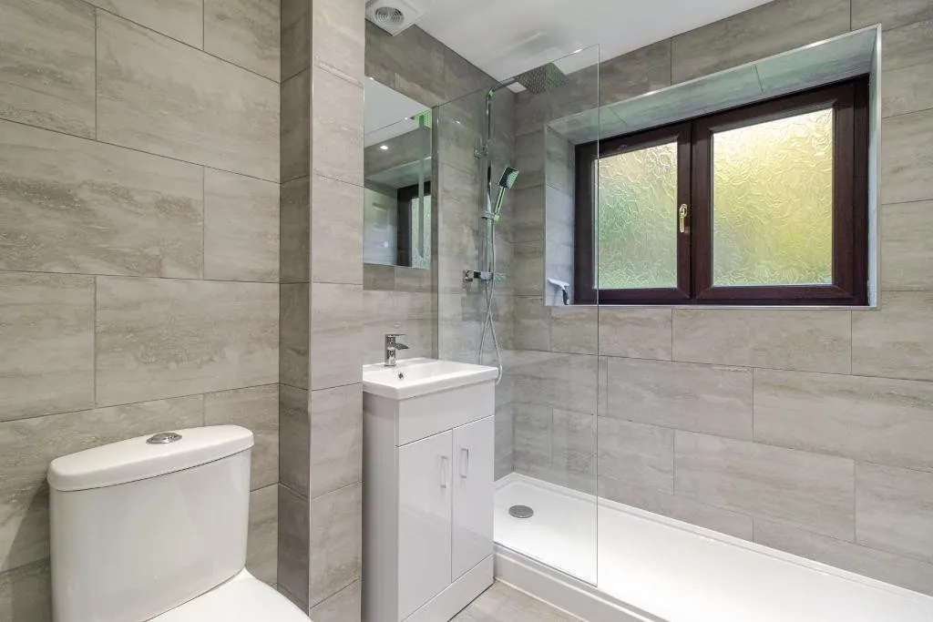Lynn Court, Caterham, photo 24