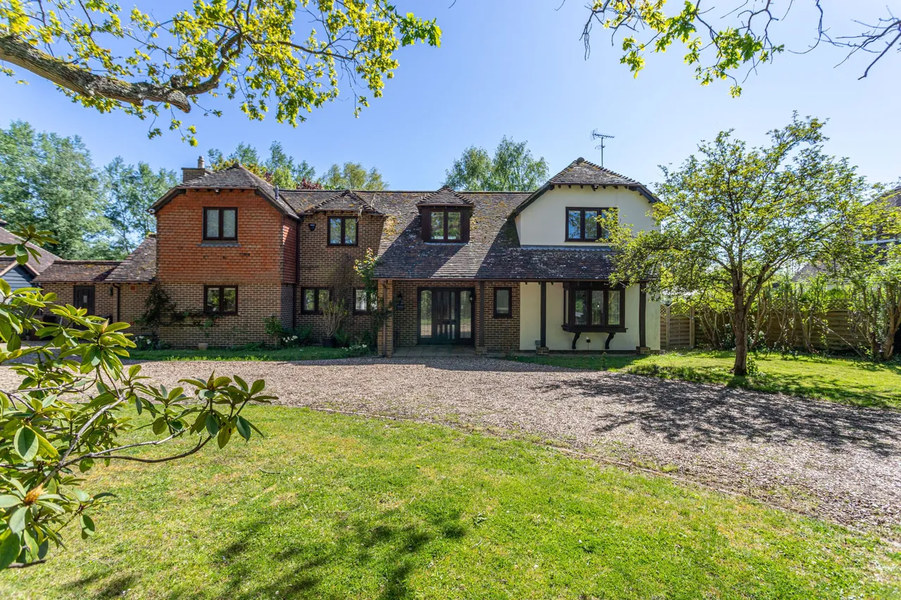 4 bed house for sale — Myrtles Evendons Lane, Wokingham, RG41 4DU