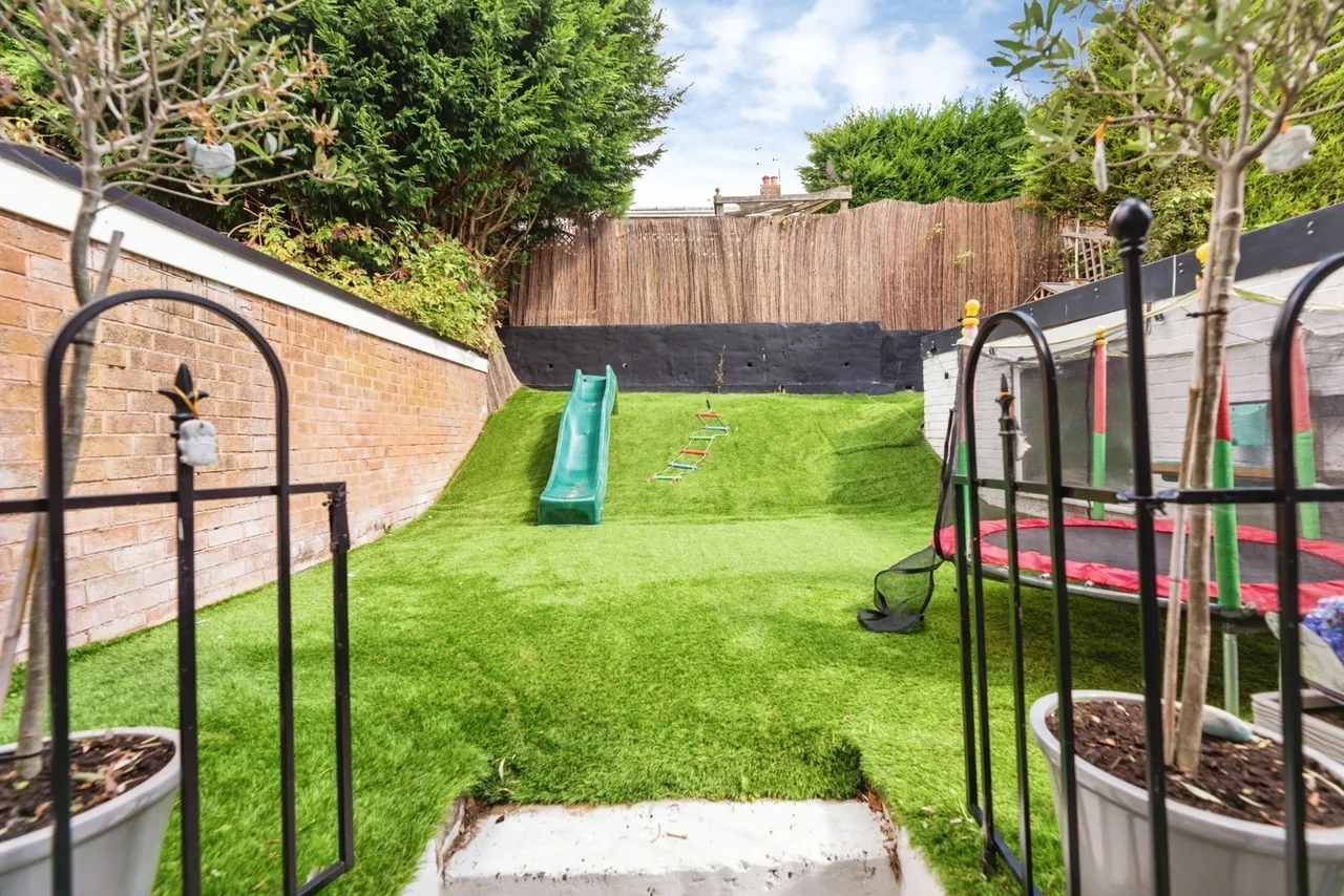 Farm View Road, ROTHERHAM, South Yorkshire, S61, photo 20