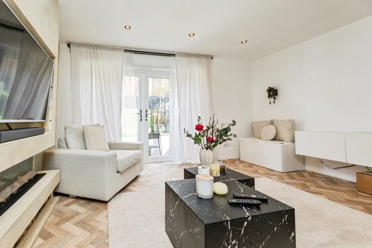 Farm View Road, ROTHERHAM, South Yorkshire, S61, photo 3