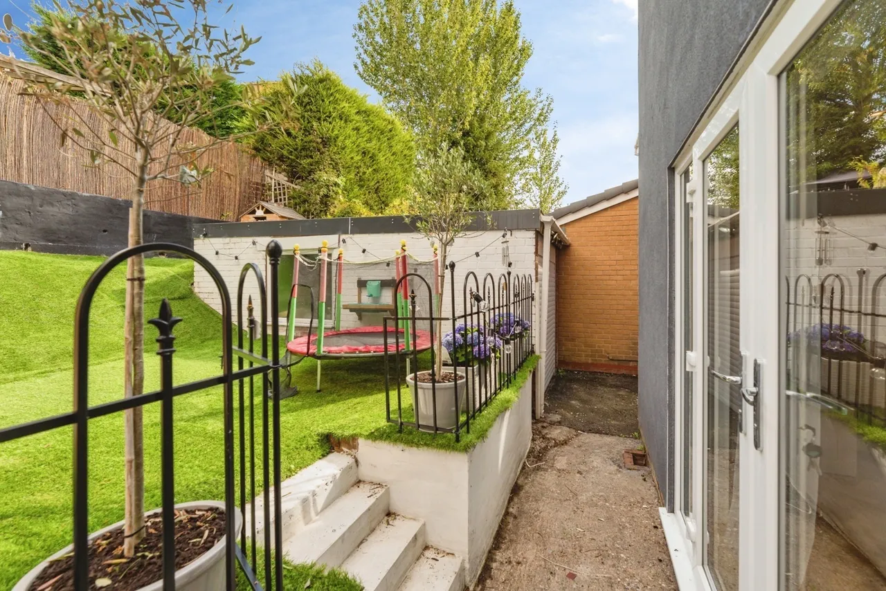 Farm View Road, ROTHERHAM, South Yorkshire, S61, photo 19