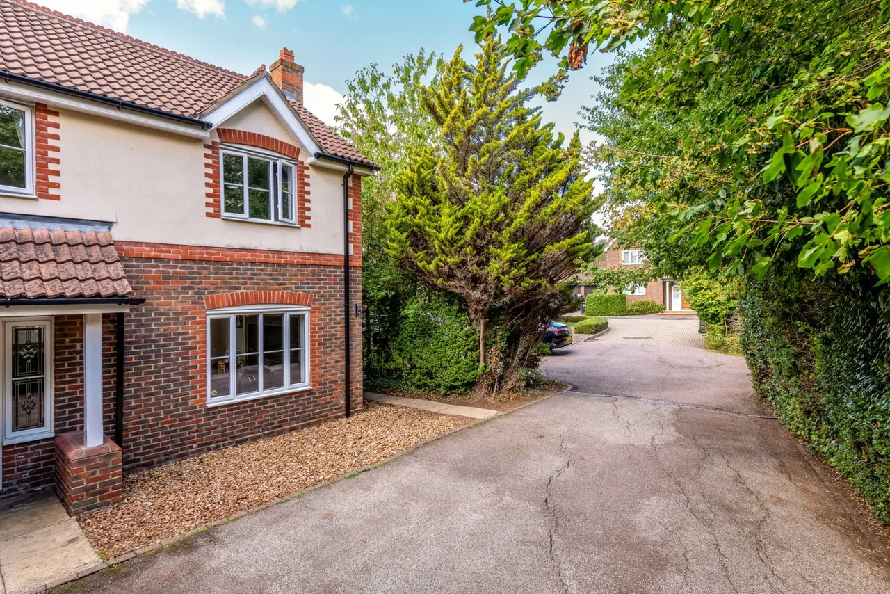 Ravel Close, Milton Keynes, MK7, photo 2