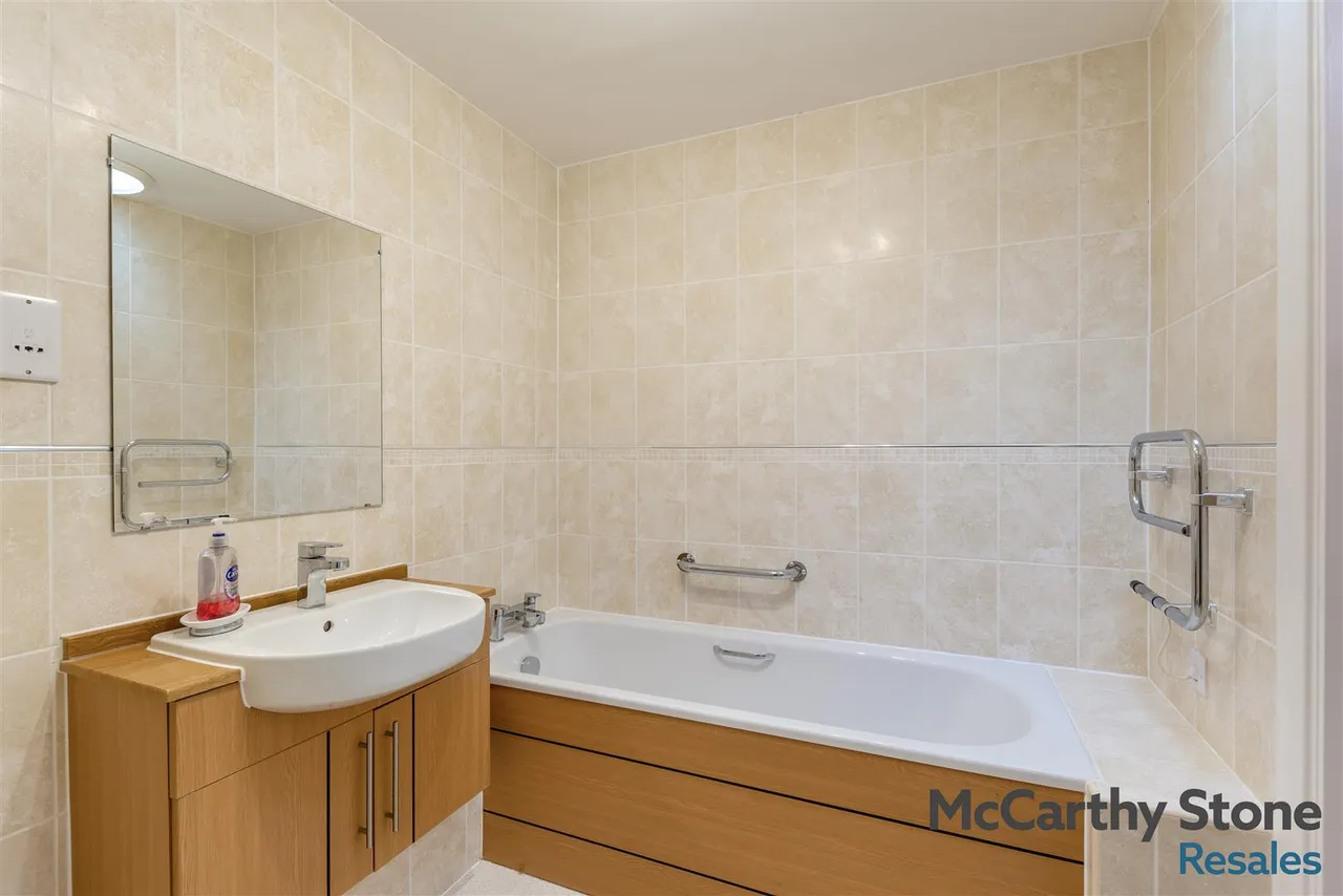 Hanbury Road, Droitwich, WR9, photo 9