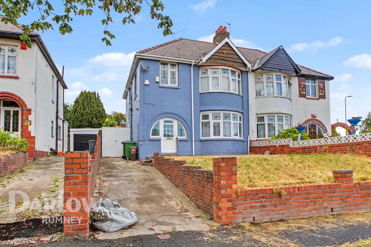 3 bed house for sale, New Road, Cardiff