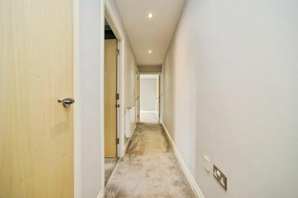 Escroft Court, LS29, photo 4