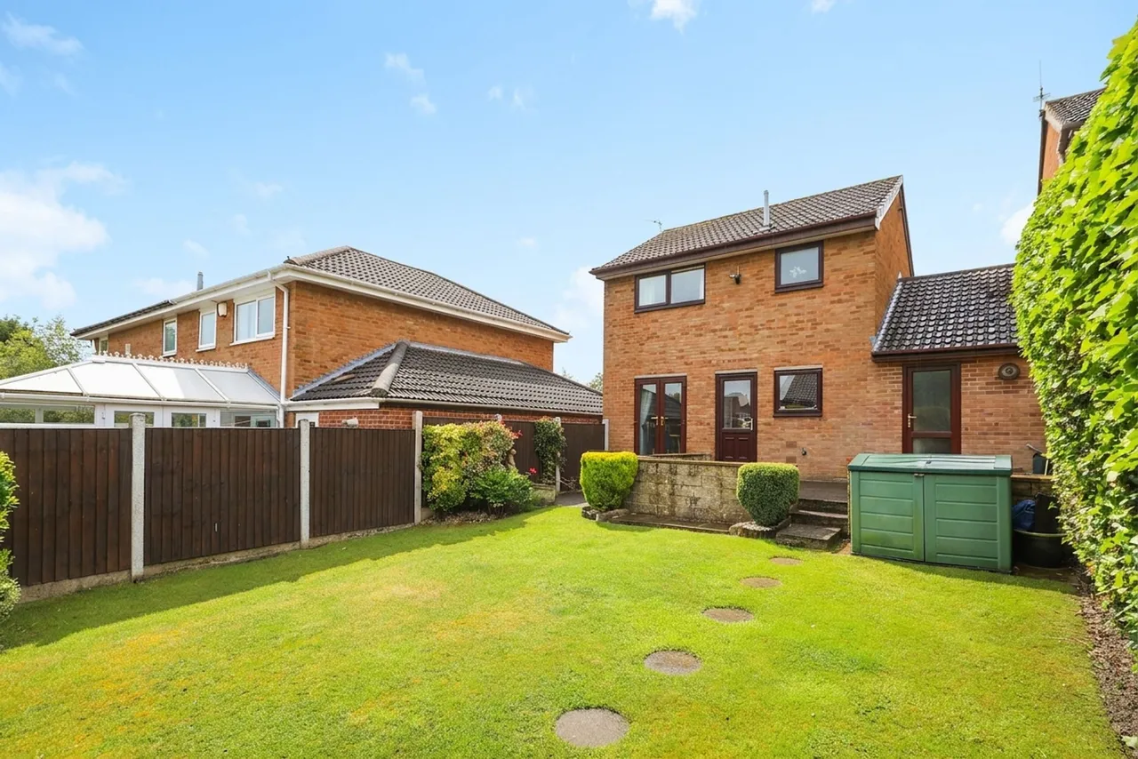 Redfern Grove, Waterthorpe, S20, photo 5