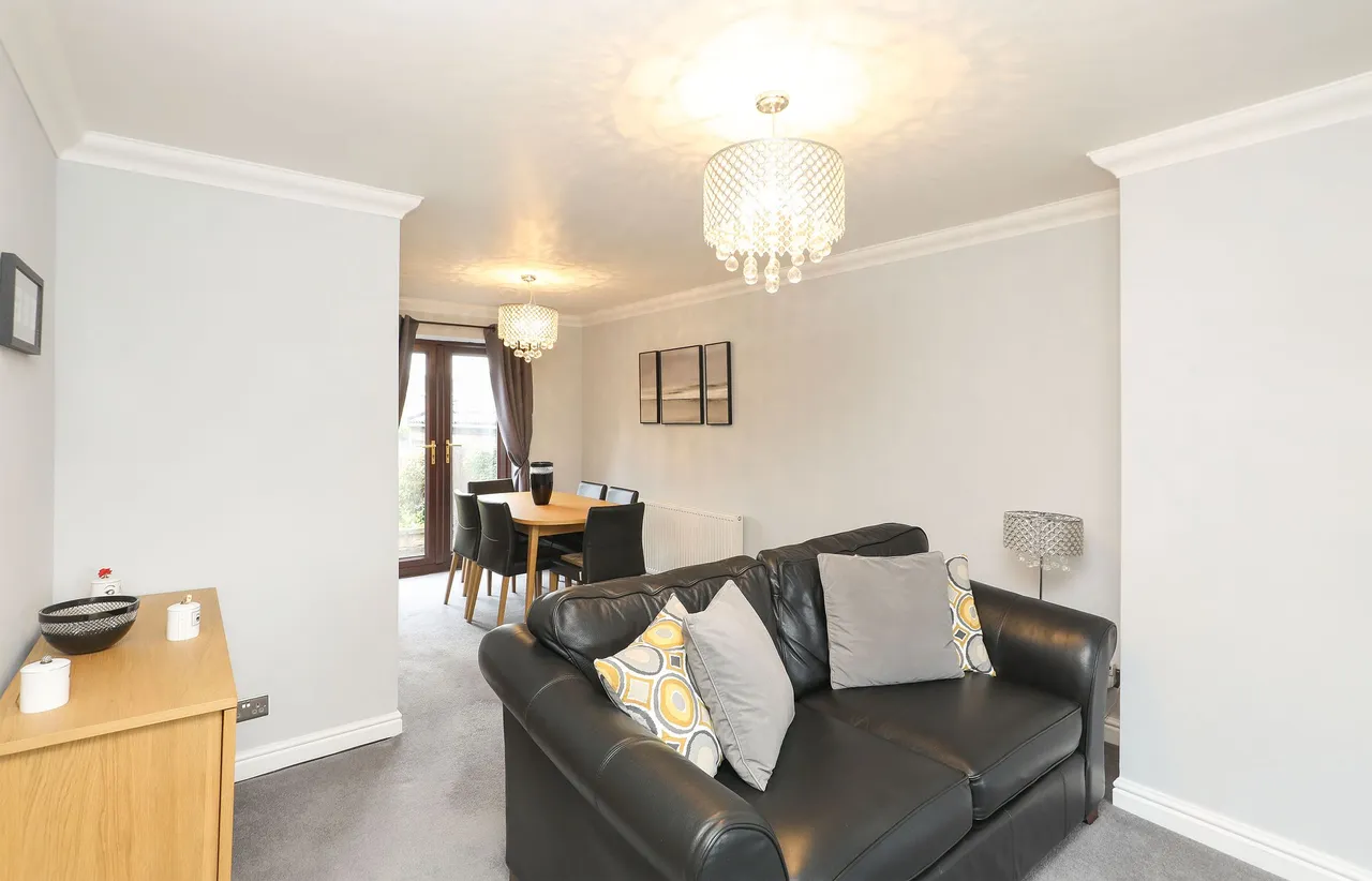Redfern Grove, Waterthorpe, S20, photo 8