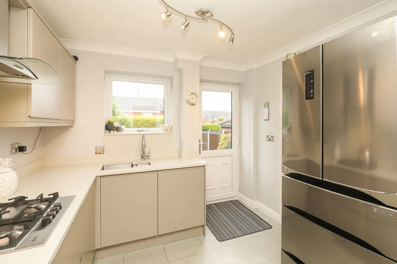 Redfern Grove, Waterthorpe, S20, photo 6