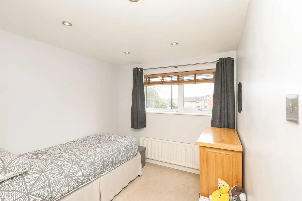 Redfern Grove, Waterthorpe, S20, photo 12