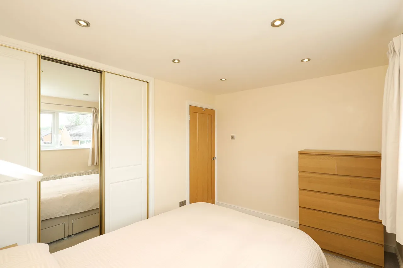 Redfern Grove, Waterthorpe, S20, photo 11