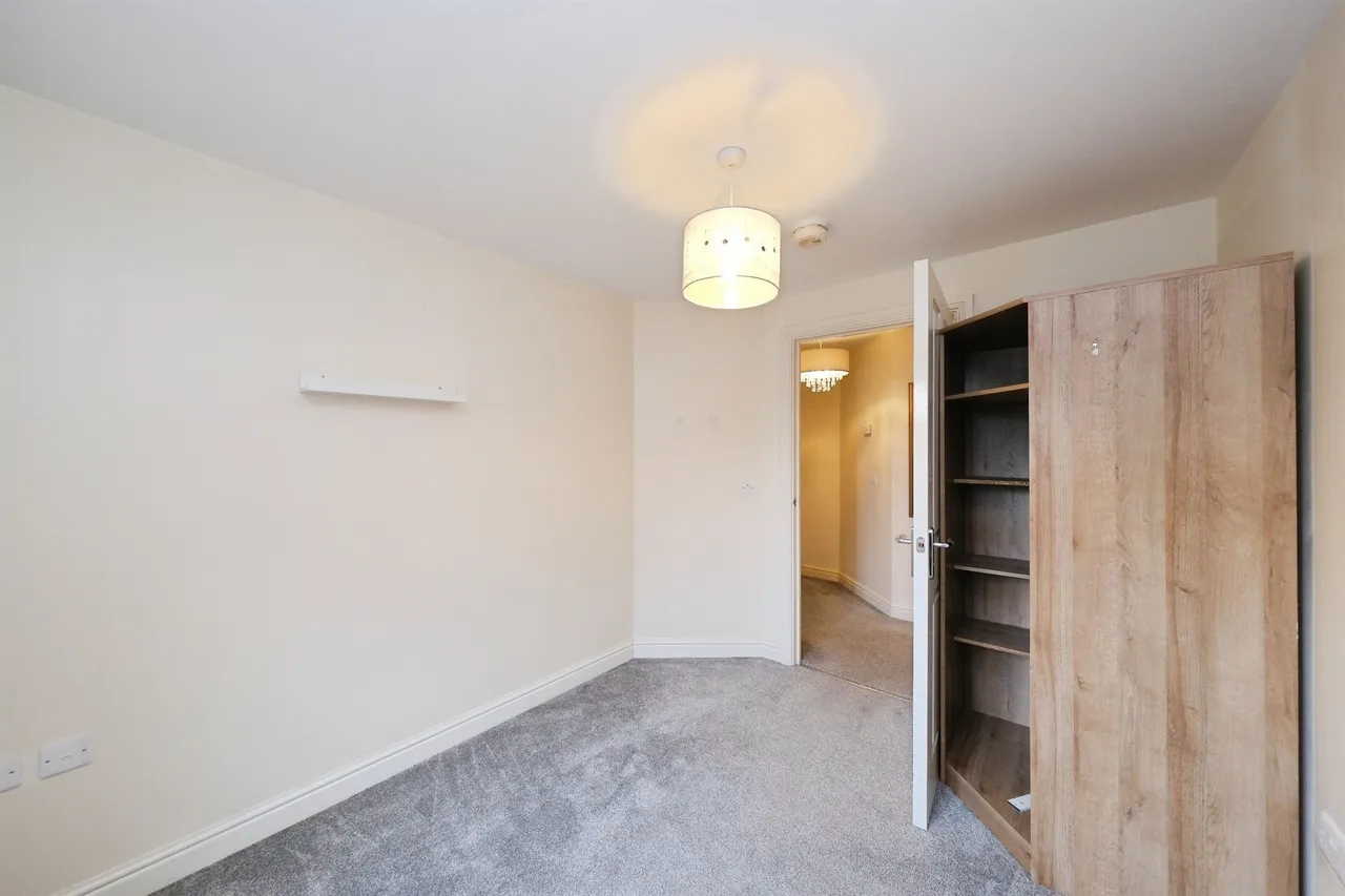 East Street, Doe Lea, S44, photo 13