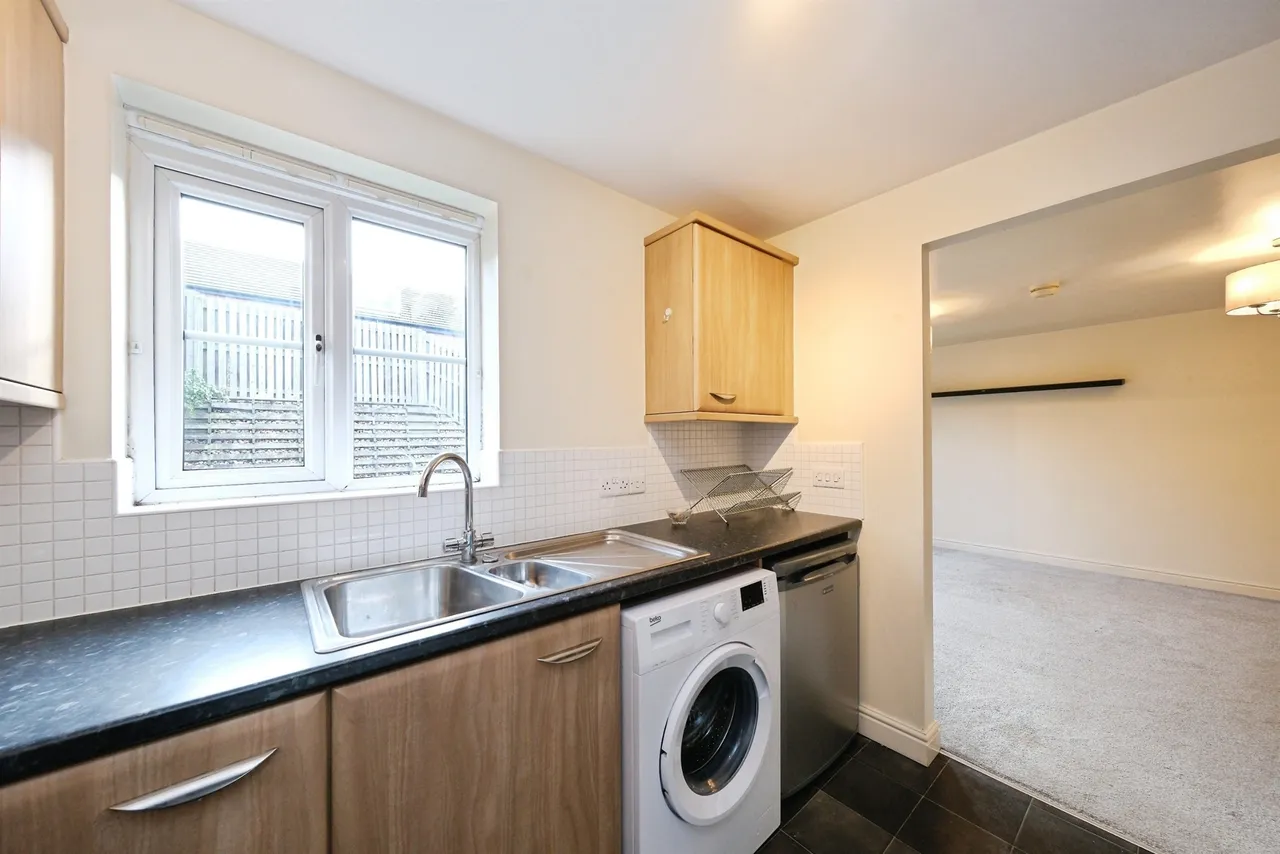 East Street, Doe Lea, S44, photo 7