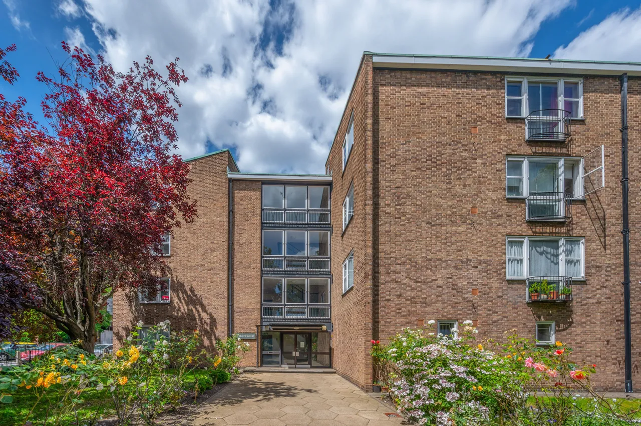 10 Carrick Court, Kennington Park Road, London, photo 6