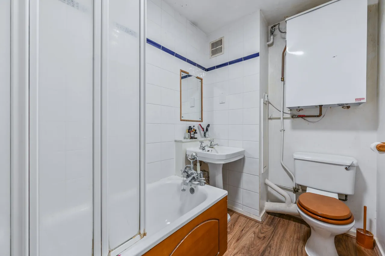 10 Carrick Court, Kennington Park Road, London, photo 4