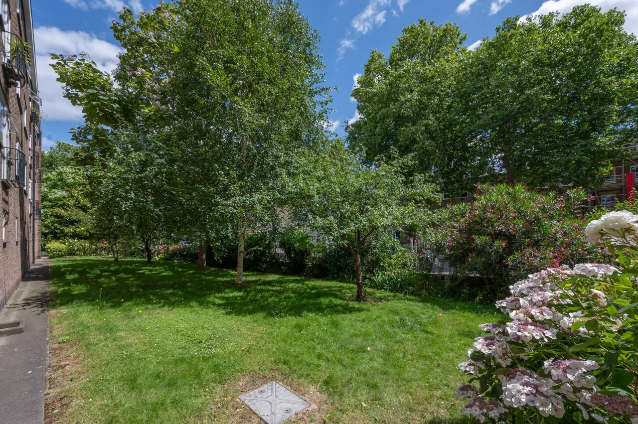 10 Carrick Court, Kennington Park Road, London, photo 5