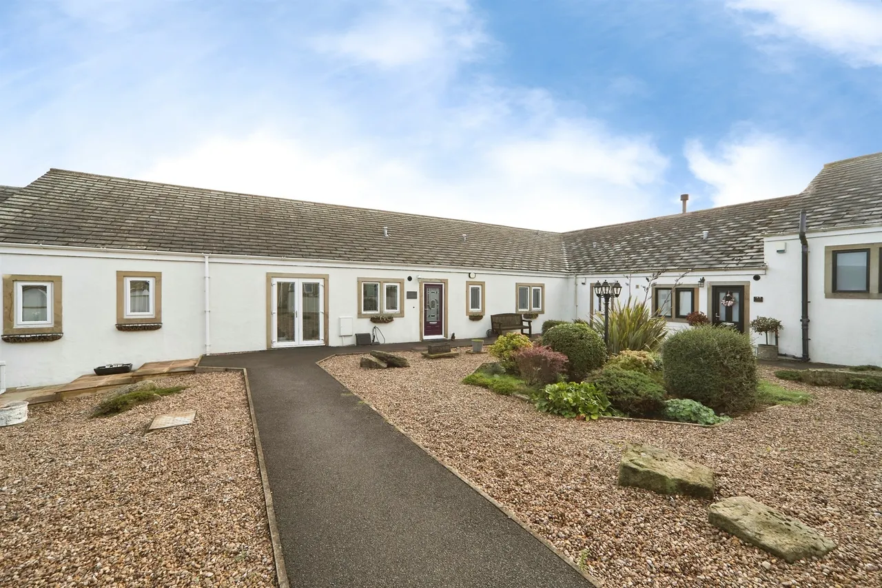 Halifax Road, Cullingworth, BD13, photo 2