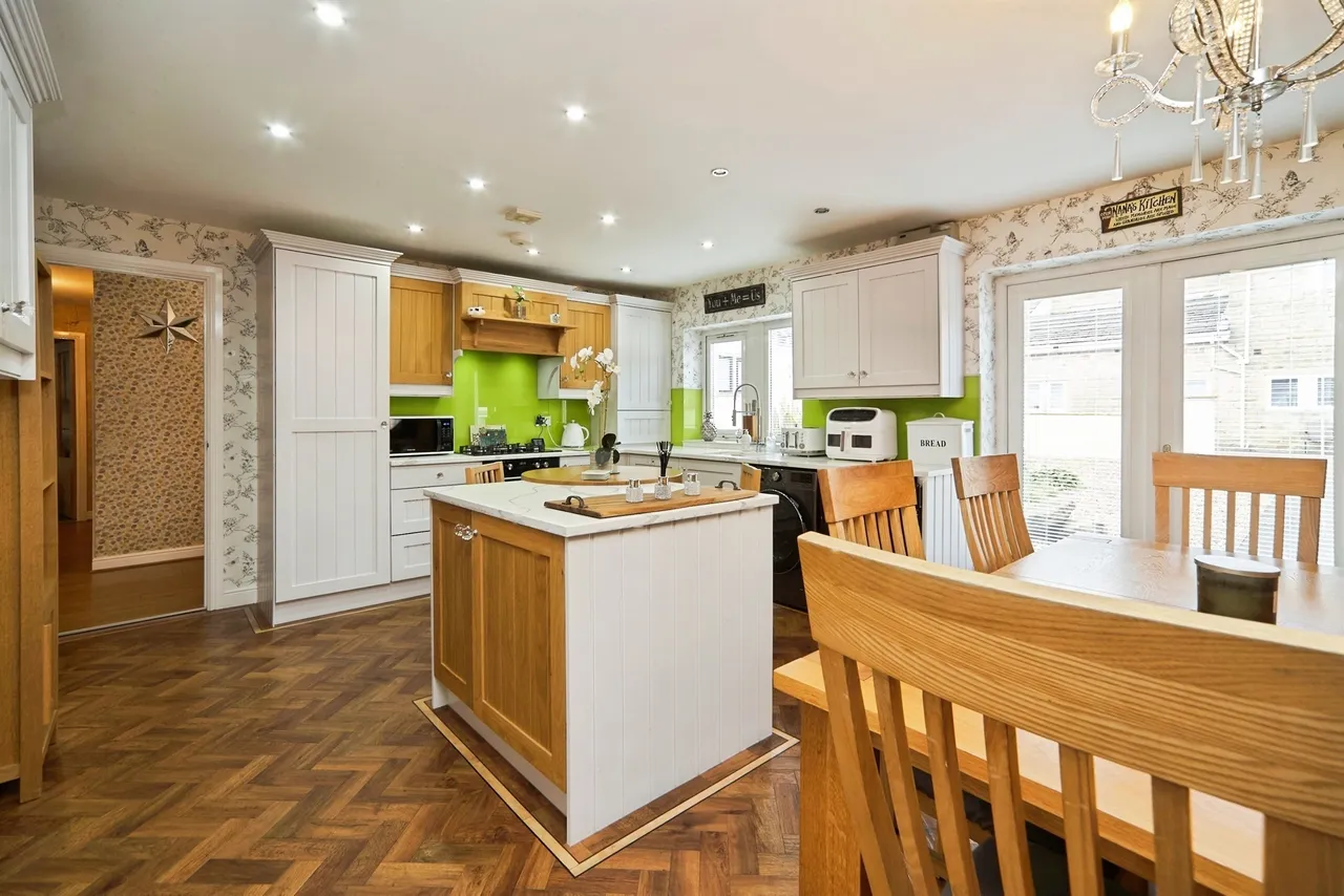 Halifax Road, Cullingworth, BD13, photo 4