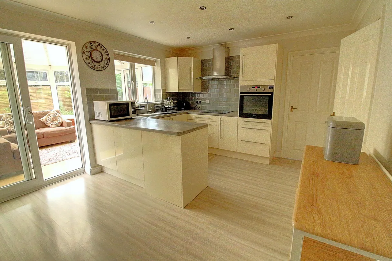 Skelwith Rise, Nuneaton, CV11, photo 4