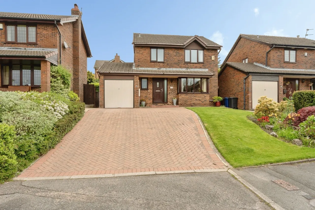 3 bed house for sale — Lingmoor Drive, Burnley, Lancashire, BB12