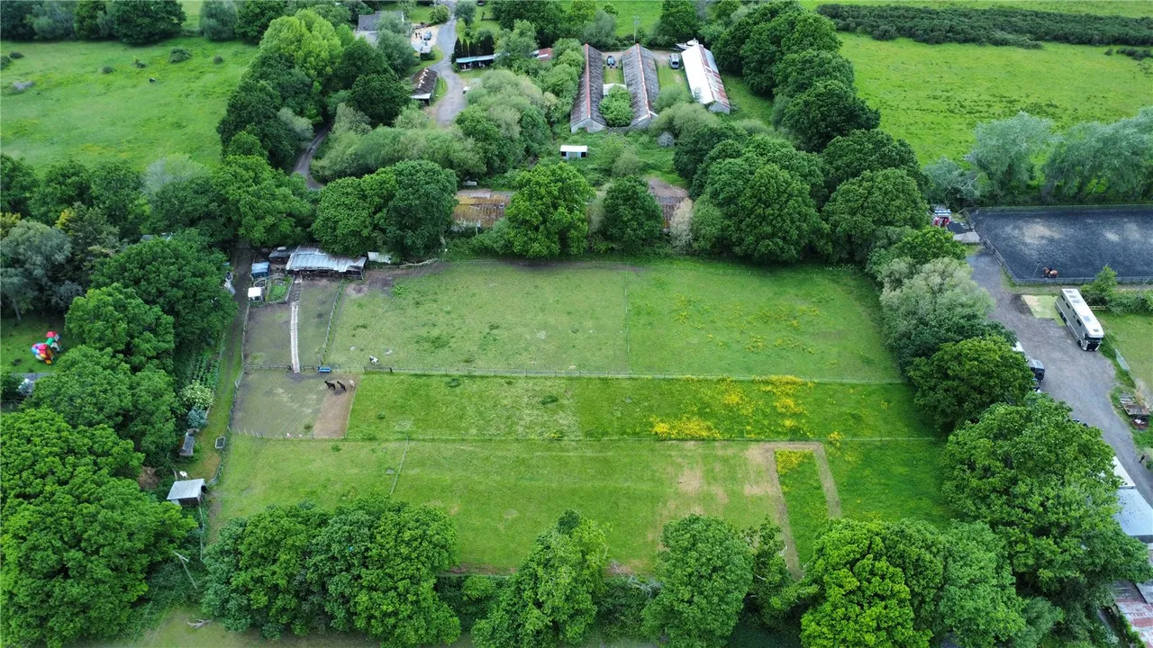 Ringwood Road, Three Legged Cross, Wimborne, Dorset, BH21 6QY, photo 19