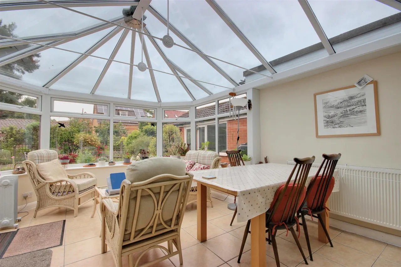 Windsor Close, Cottingham, photo 3