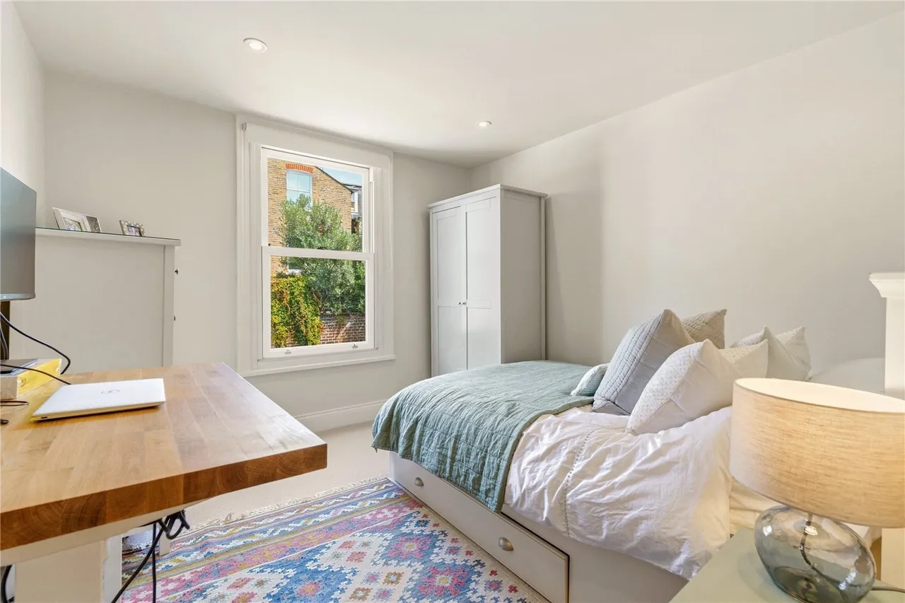 Eccles Road, London, SW11, photo 6