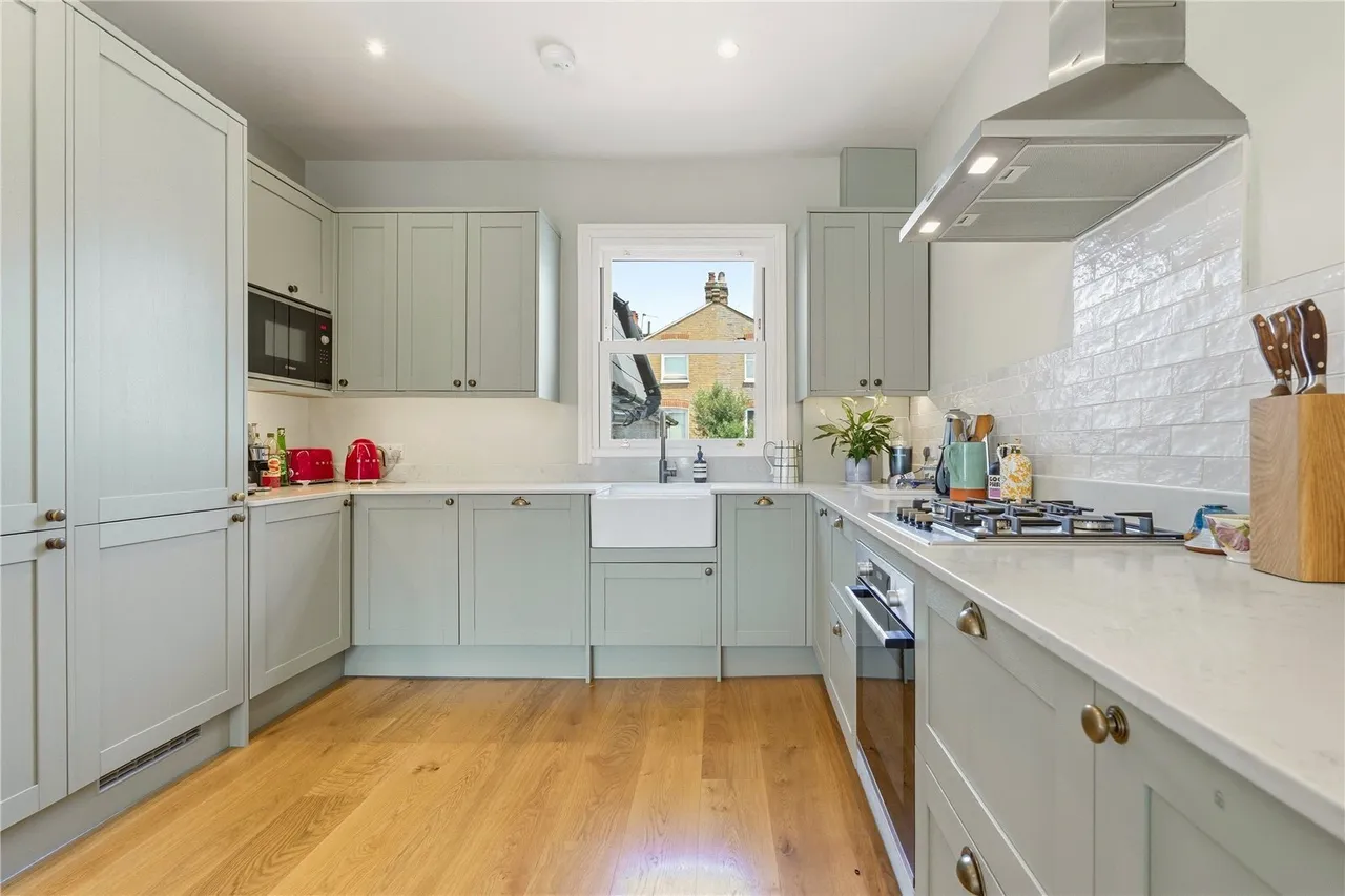 Eccles Road, London, SW11, photo 3