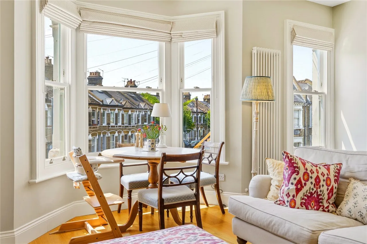 Eccles Road, London, SW11, photo 2
