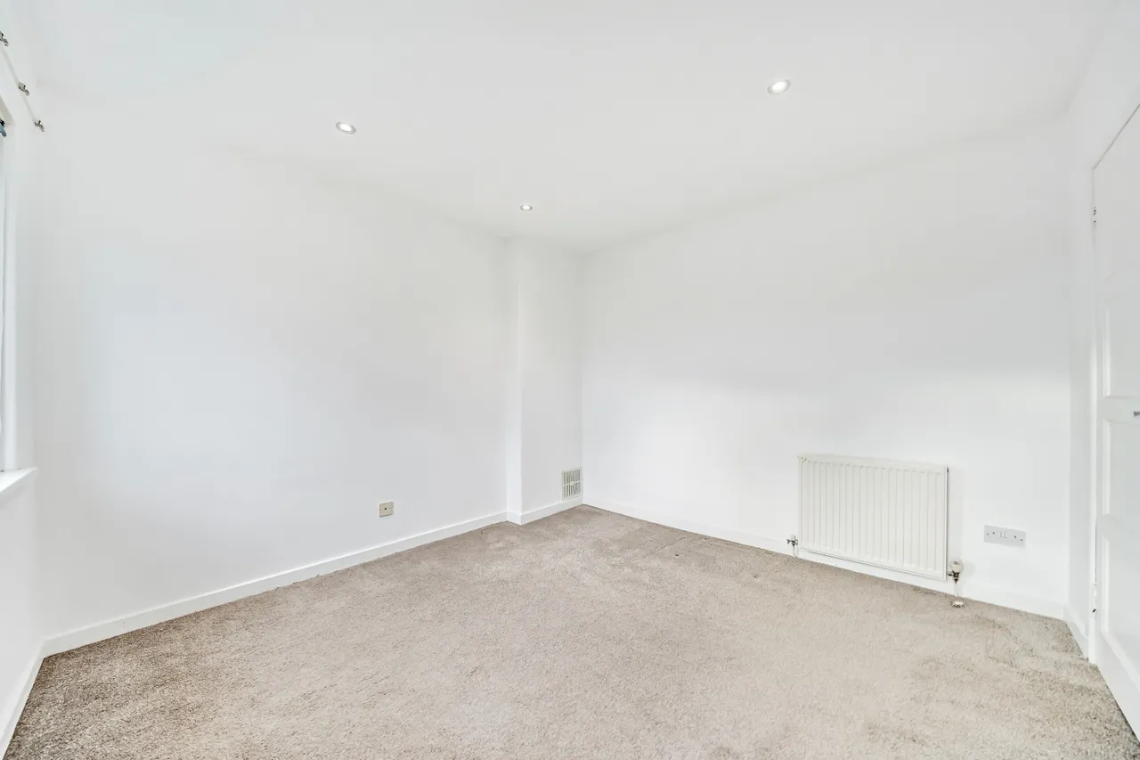 Stuart Road, Carmunnock, G76, photo 11