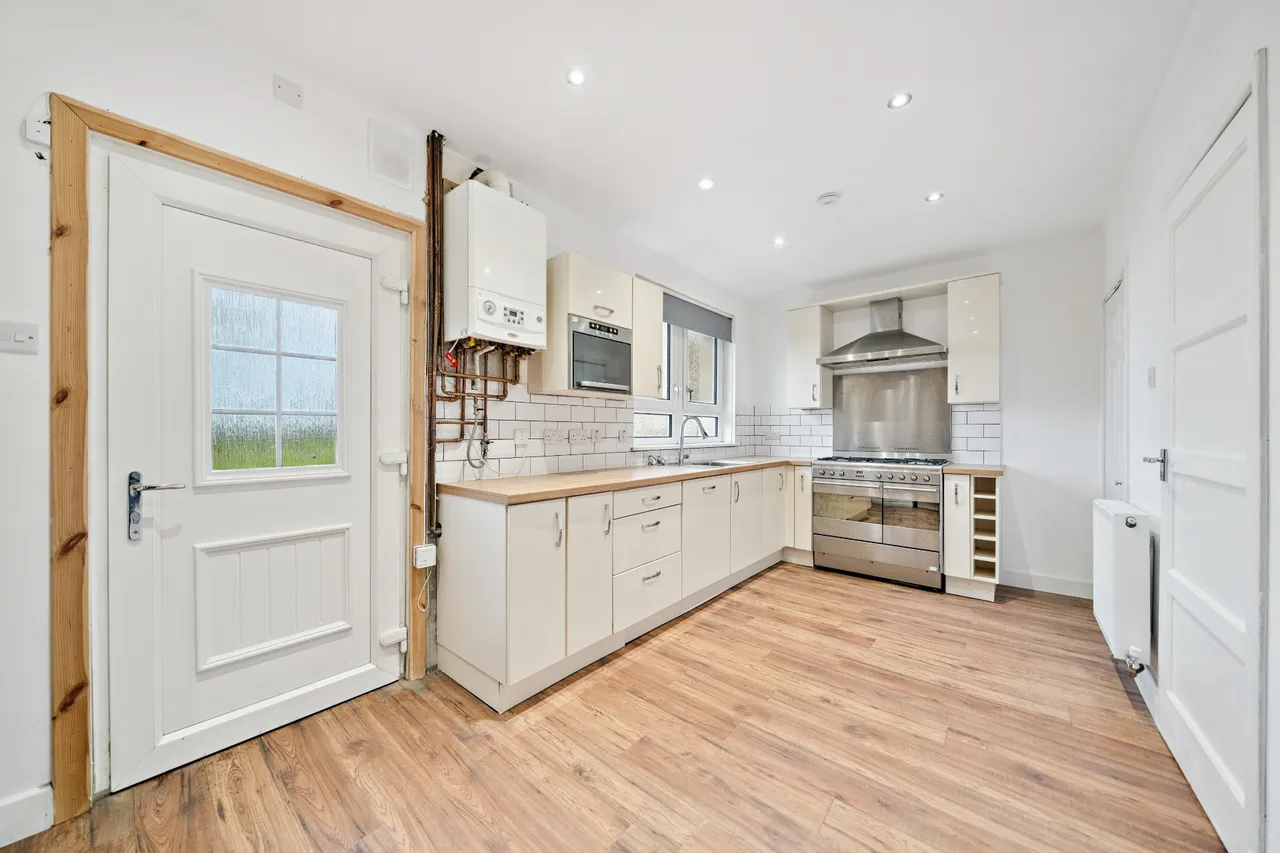 Stuart Road, Carmunnock, G76, photo 6